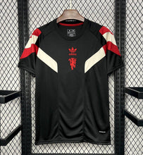 Load image into Gallery viewer, 24/25 Manchester United Adidas Originals Black Training Jersey