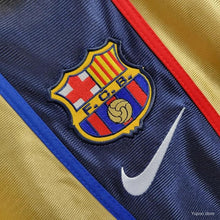 Load image into Gallery viewer, Retro 01/02 Barcelona Away Kit