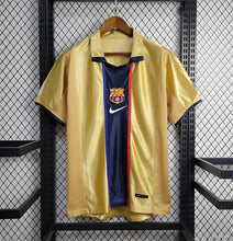 Load image into Gallery viewer, Retro 01/02 Barcelona Away Kit