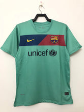 Load image into Gallery viewer, FC Barcelona 10/11 Retro Kit