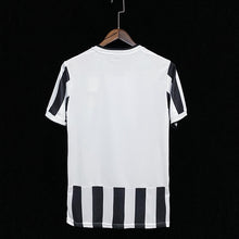 Load image into Gallery viewer, Juventus 21/22 Home kit
