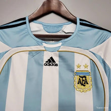 Load image into Gallery viewer, Retro 2006 Argentina Home kit
