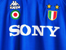Load image into Gallery viewer, Juventus 1995-96 Away kit
