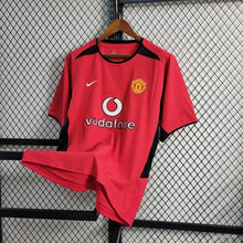 Load image into Gallery viewer, Retro 02/04 Manchester United Home Jersey
