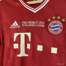 Load image into Gallery viewer, Retro 13/14 Bayern Munich Home Champion Long Sleeve Jersey
