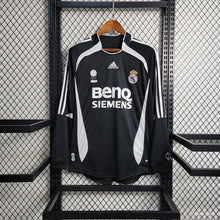 Load image into Gallery viewer, Retro 06-07 Real Madrid Third Long Sleeve Jersey
