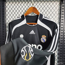 Load image into Gallery viewer, Retro 06-07 Real Madrid Third Long Sleeve Jersey
